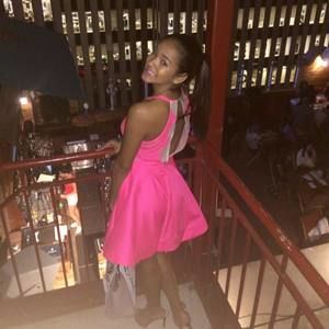 Meet your Posher, Valeria