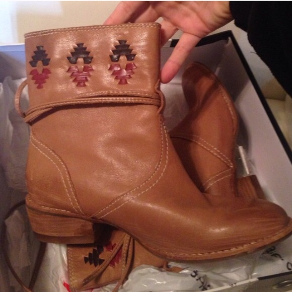 ❌SOLD❌Kenzie Boots Size 6 - Picture 3 of 3