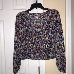 floral cropped top.