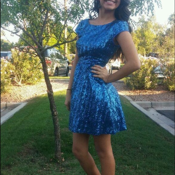 Homecoming dress - Picture 3 of 3
