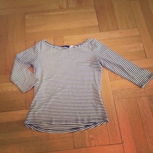 BDG 3/4 sleeved  tee