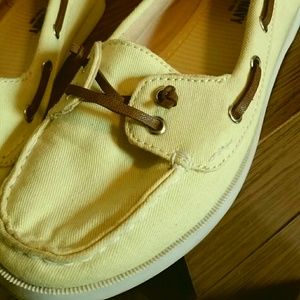 ON Light Mustard Boat Shoes