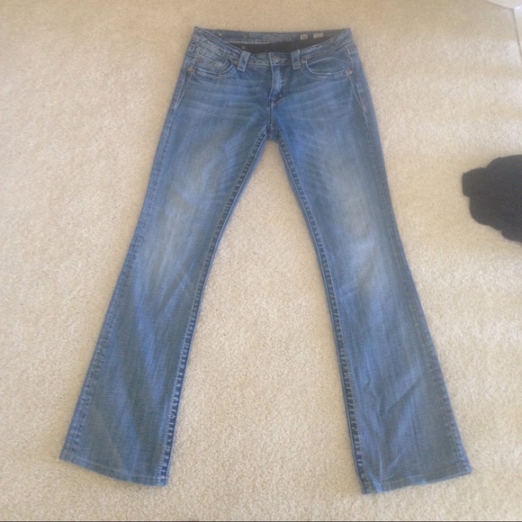 Miss Me Jeans π - Picture 2 of 4