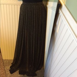 Urban outfitters black/gold maxi skirt
