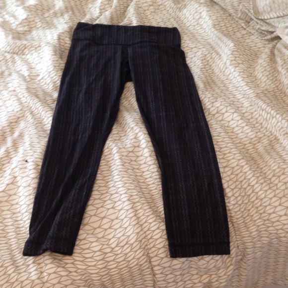 Luluemon crop size 4