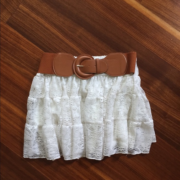 Kiwi Dresses & Skirts - White skirt