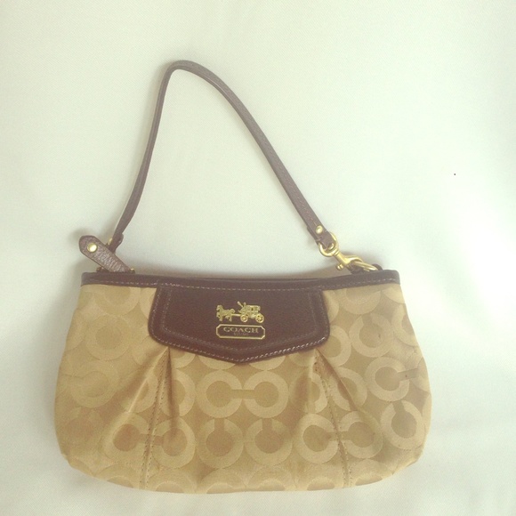 Coach wristlet classic