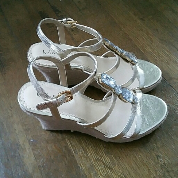 Gold wedge sandals - Picture 4 of 4