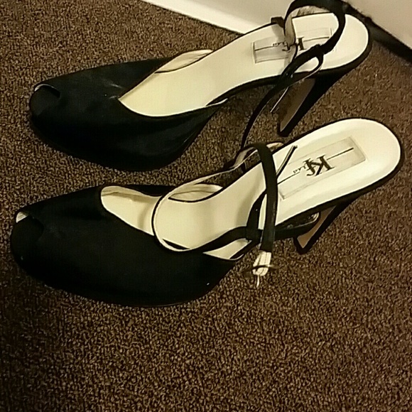 Ladies Black Heels