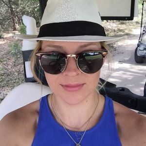 Meet your Posher, Maegan