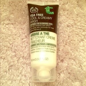 BRAND NEW tea tree cool and creamy wash