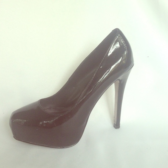 Steve Madden sky-high black pumps