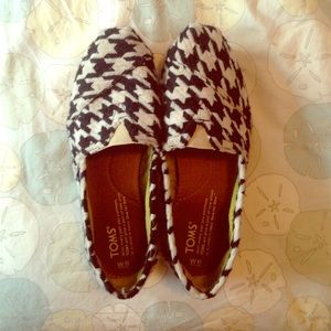 Hounds Tooth Toms