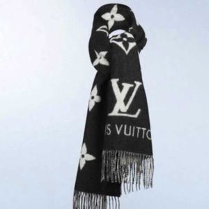 Louis vuittion Reykjavik cashmere scarf!
