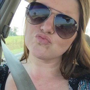 Meet your Posher, Jillian