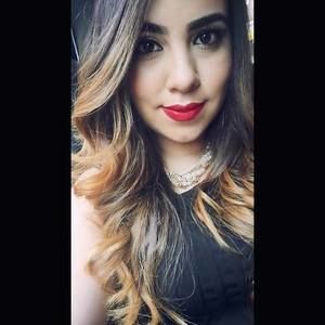 Meet your Posher, Dina