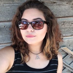 Meet your Posher, Brianna