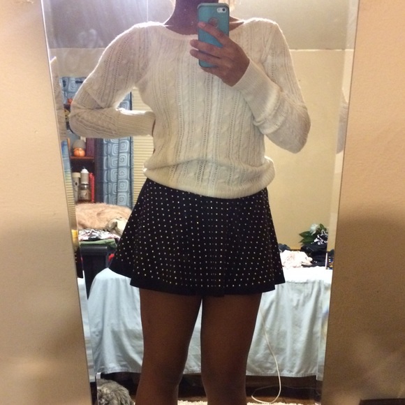 American Eagle Cable Knit off white sweater