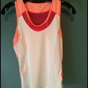 Tennis tank