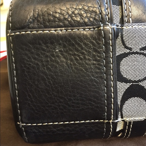 Large Classic Coach Handbag - Picture 4 of 4