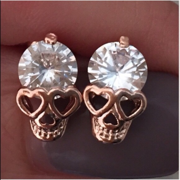 Jewelry - Sparking Skull Earrings