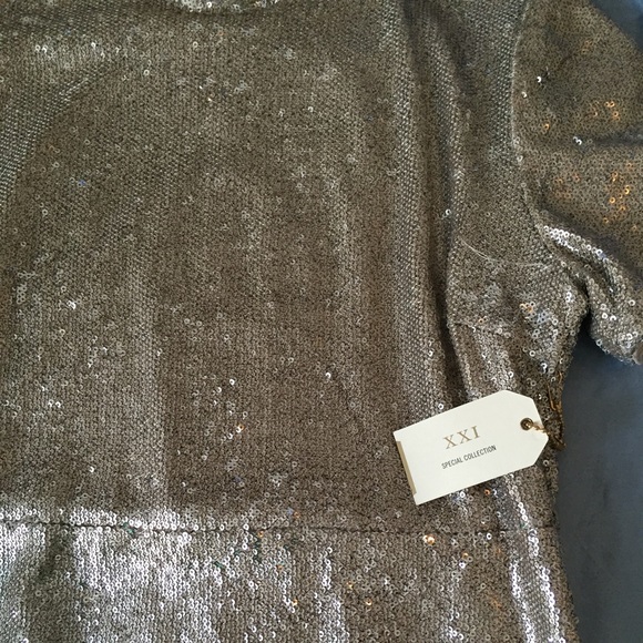 Forever 21 special collection dress - Picture 3 of 3