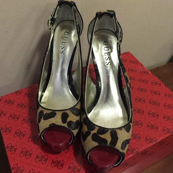 Guess women heels - Picture 2 of 3