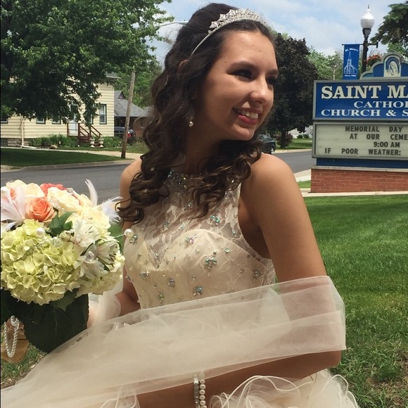 Meet your Posher, Aaliyah - Picture 2 of 2