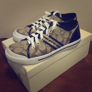 Coach women shoe size 6