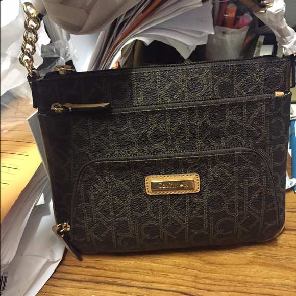 Calvin Klein cross body - Picture 1 of 4