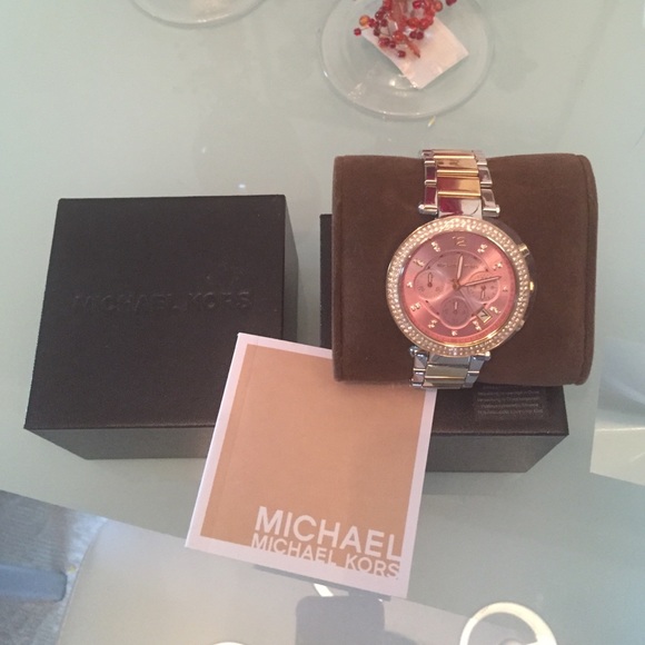 Michael Kors Accessories - Stunning Michael Kors watch
