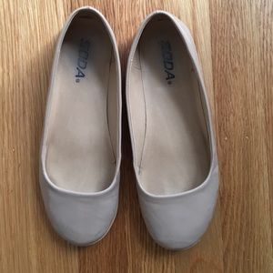 Soda Nude Patent Flats size 6.5