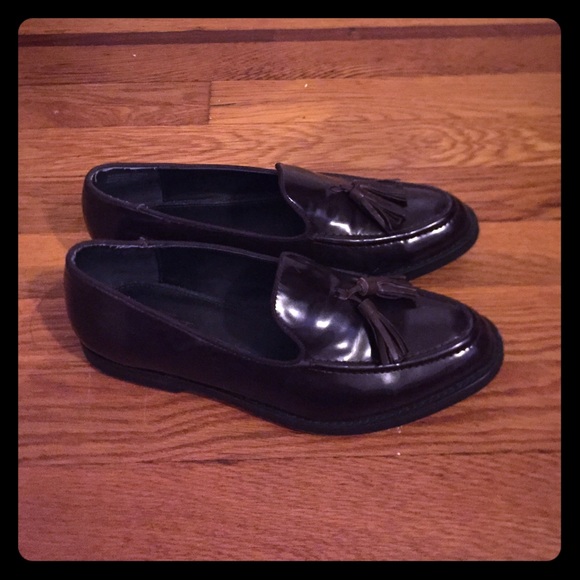 Burgundy Tasseled Loafer.