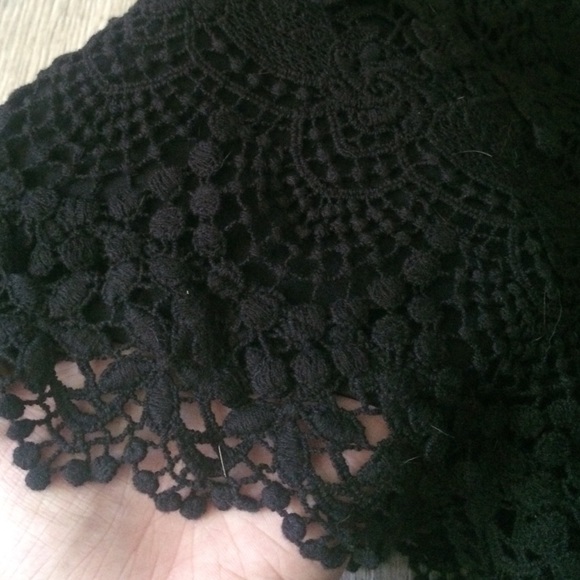 URBAN OUTFITTERS LACE SHORTS BNWT! - Picture 4 of 4