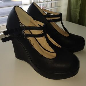 Wedged t-strap shoes