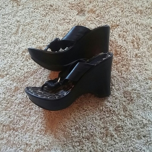 Thong wedged sandals - Picture 2 of 4