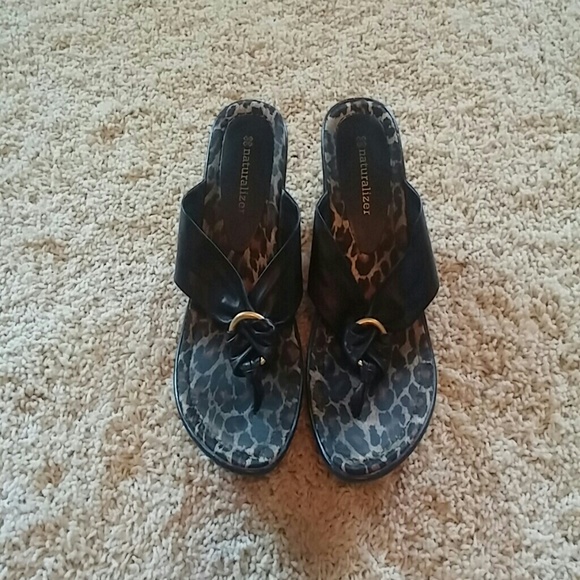 Thong wedged sandals - Picture 4 of 4