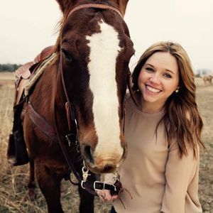 Meet your Posher, Caitlin