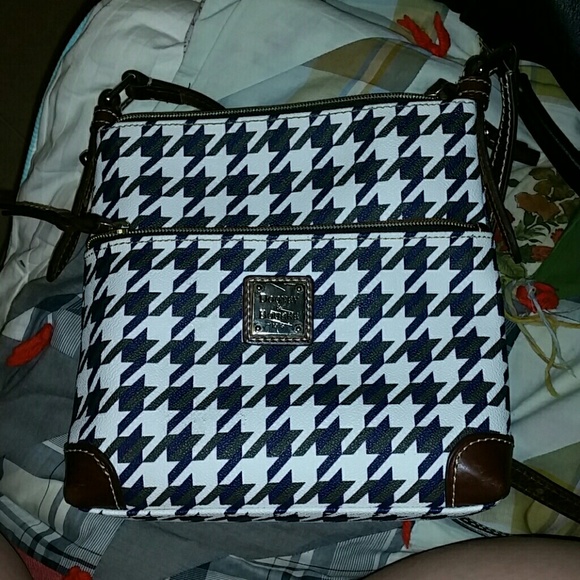 Dooney & Bourke cross bag