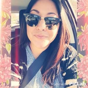 Meet your Posher, Naomi