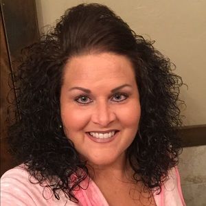 Meet your Posher, Deena