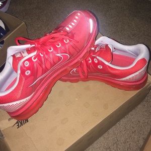 Red Air Max