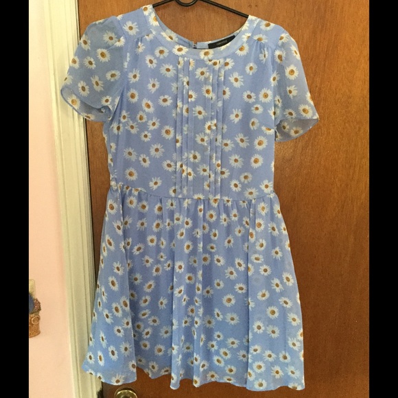 Daisy print dress