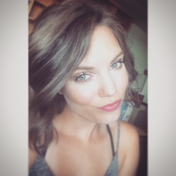 Meet your Posher, Shannon - Picture 1 of 1