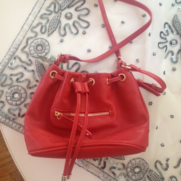 Kelly & Katie Mini Red Bucket Bag - Picture 3 of 8