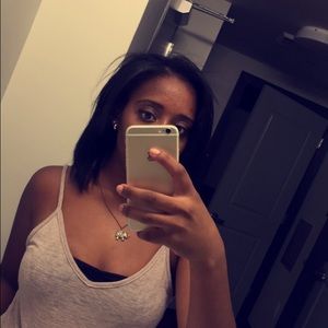 Meet your Posher, Nia