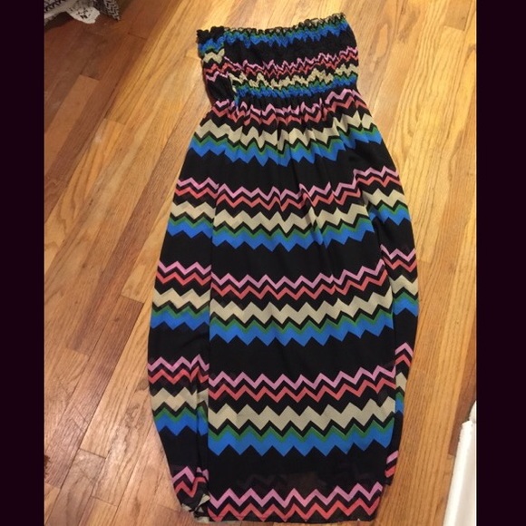 Dresses & Skirts - Reposh chevron maxi dress