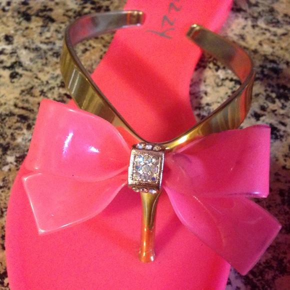 ❌SOLD ON ANOTHER SITE❌ Dizzy Pink Flip Flops - Picture 2 of 4