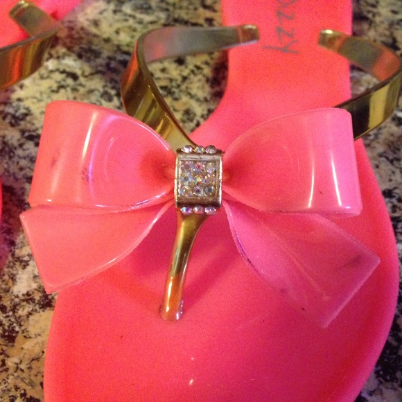❌SOLD ON ANOTHER SITE❌ Dizzy Pink Flip Flops - Picture 3 of 4