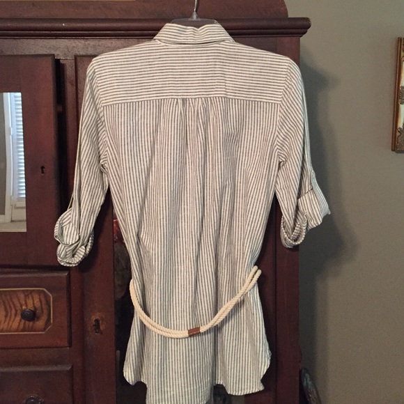 Top - Picture 2 of 4